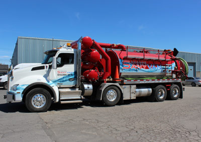 Truck Sanyvan - Our fleet - Montréal - Drainage québécois