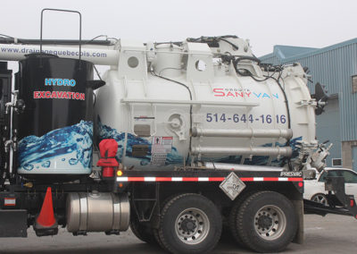 Truck Groupe Sanyvan three - Our fleet - Montréal - Drainage québécois