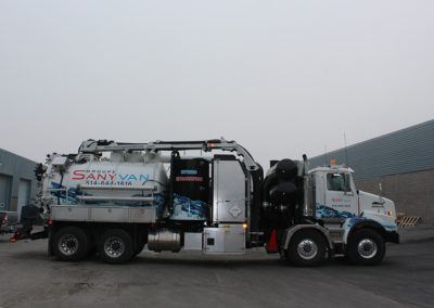 Camion Groupe Sanyvan two - Notre flotte - Montréal - Drainage québécois