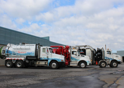 Groupe Sanyvan Truck fifteen - Notre flotte - Montréal - Drainage québécois