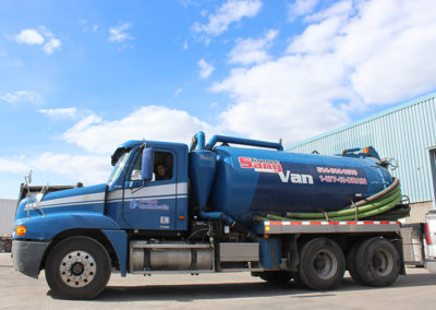 Camion Groupe Sanyvan six - Notre flotte - Montréal - Drainage québécois