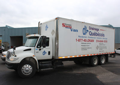Truck Groupe Sanyvan five - Our fleet - Montréal - Drainage québécois